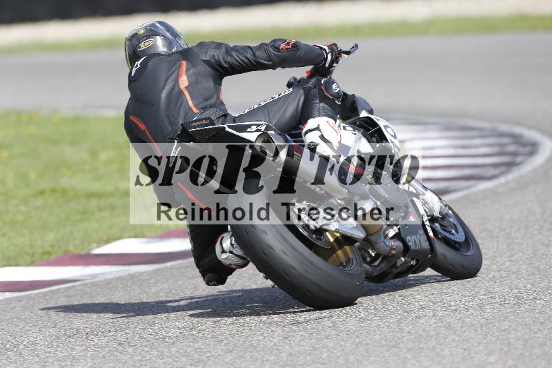 /53 16.09.2025 Track Day Domi Aegerter ADR/Gruppe rot/backside